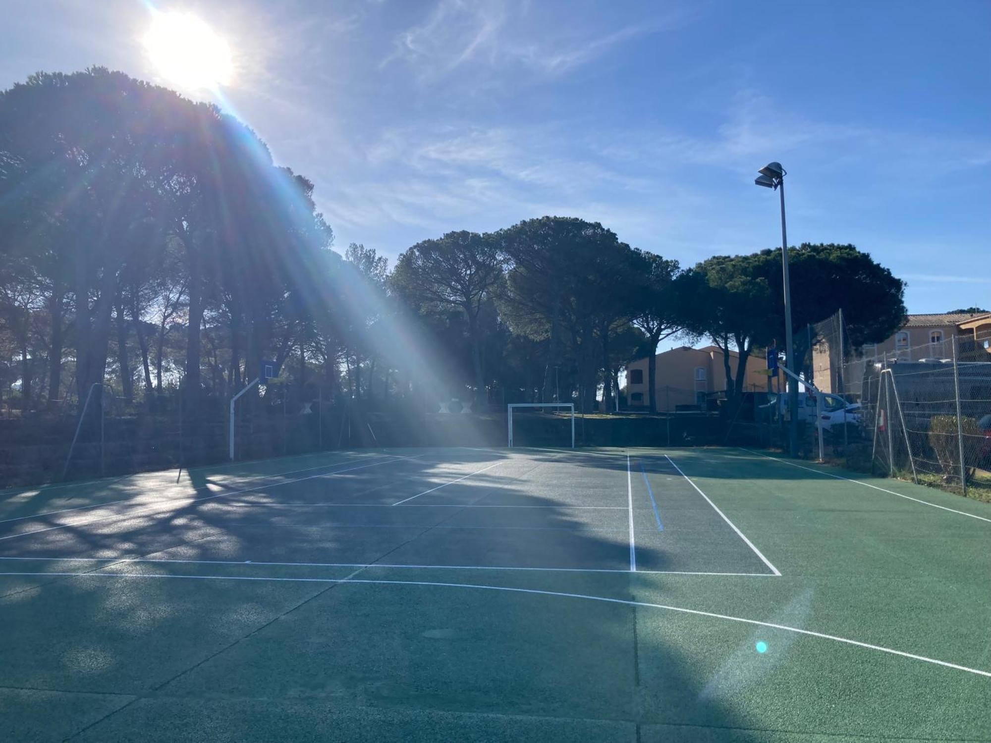 Charmant 2 Pieces Au Coeur Des Golfs De Saint Raphael Zewnętrze zdjęcie
