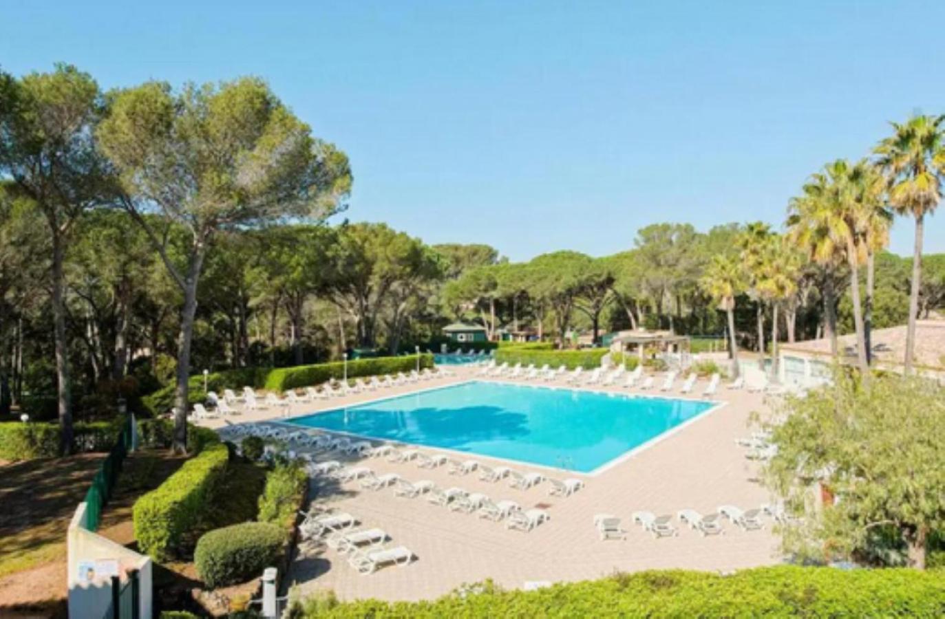 Charmant 2 Pieces Au Coeur Des Golfs De Saint Raphael Zewnętrze zdjęcie